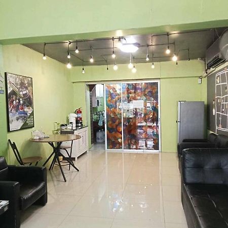 Smile Capsule Hostel Чиангмай Экстерьер фото