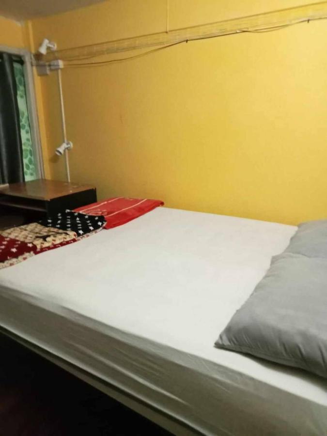 Smile Capsule Hostel Чиангмай Экстерьер фото