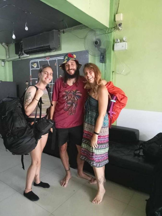 Smile Capsule Hostel Чиангмай Экстерьер фото