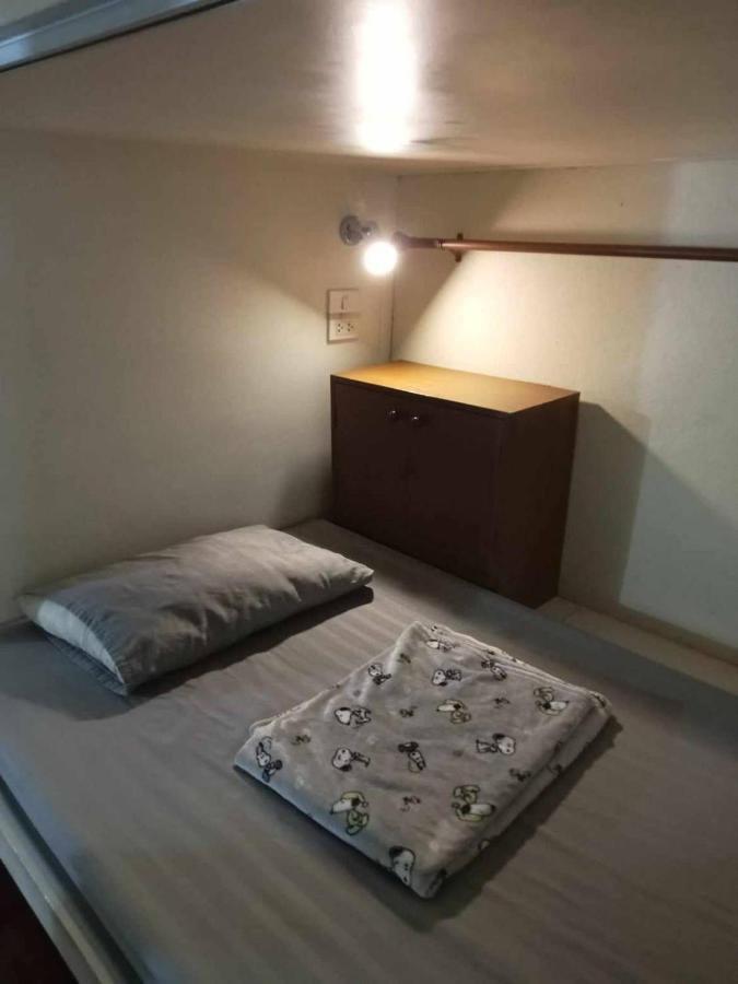Smile Capsule Hostel Чиангмай Экстерьер фото