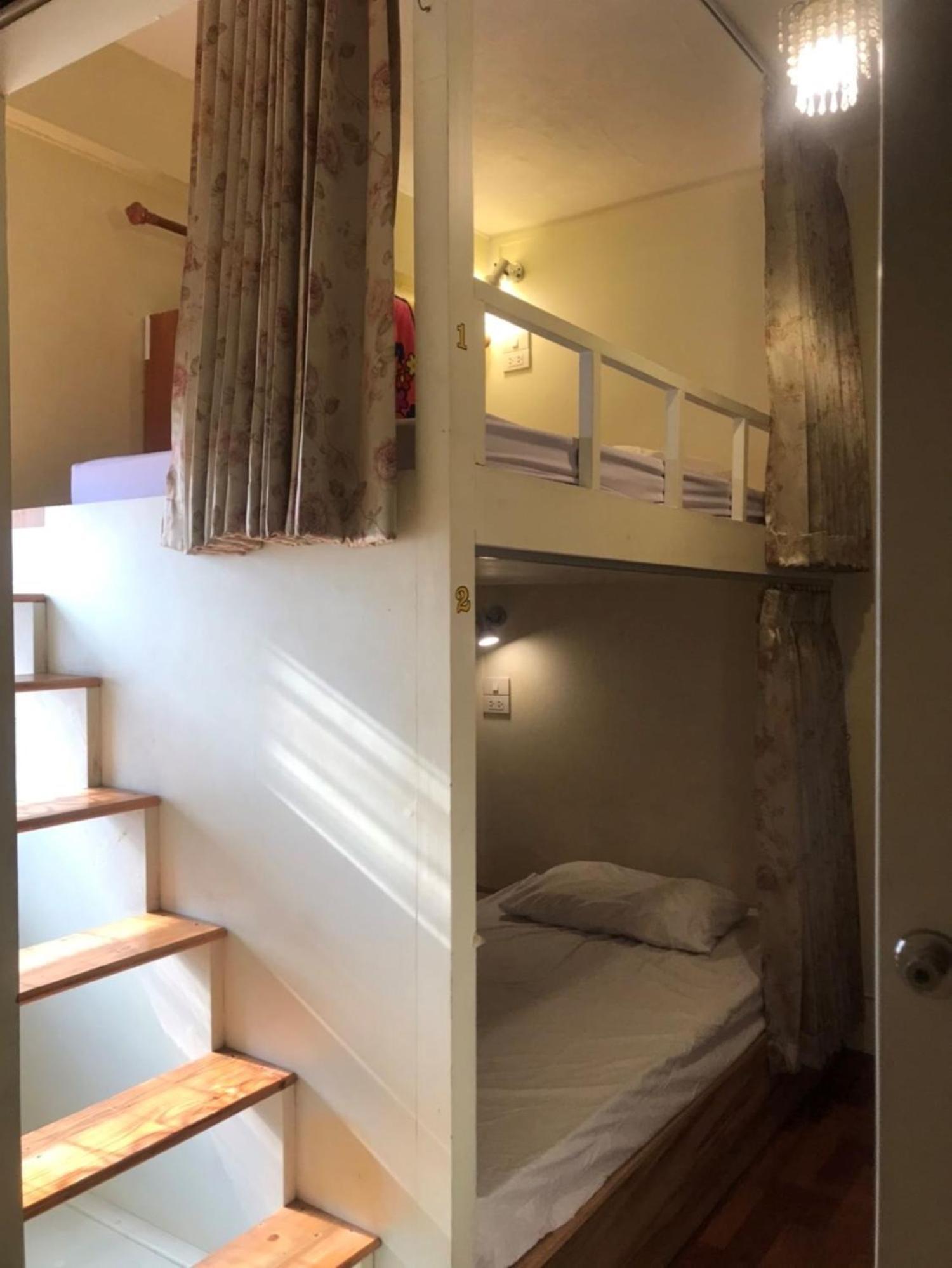 Smile Capsule Hostel Чиангмай Экстерьер фото